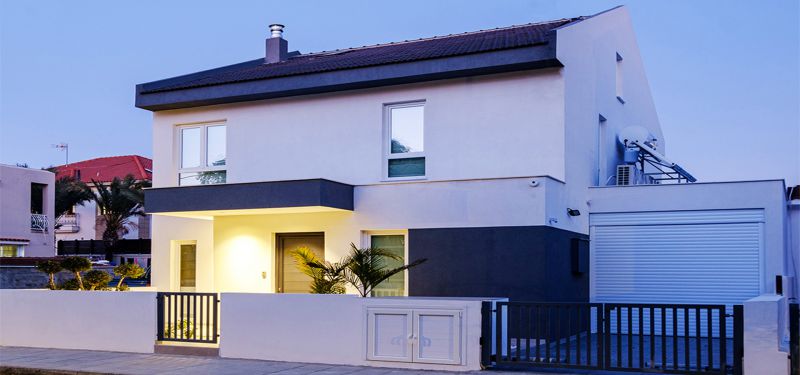 Single-storey Smart-Timber home with landscaped garden